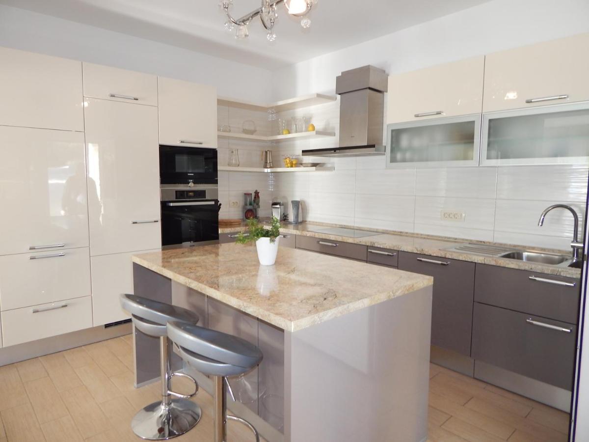Rosemary Apartments Duće Екстериор снимка